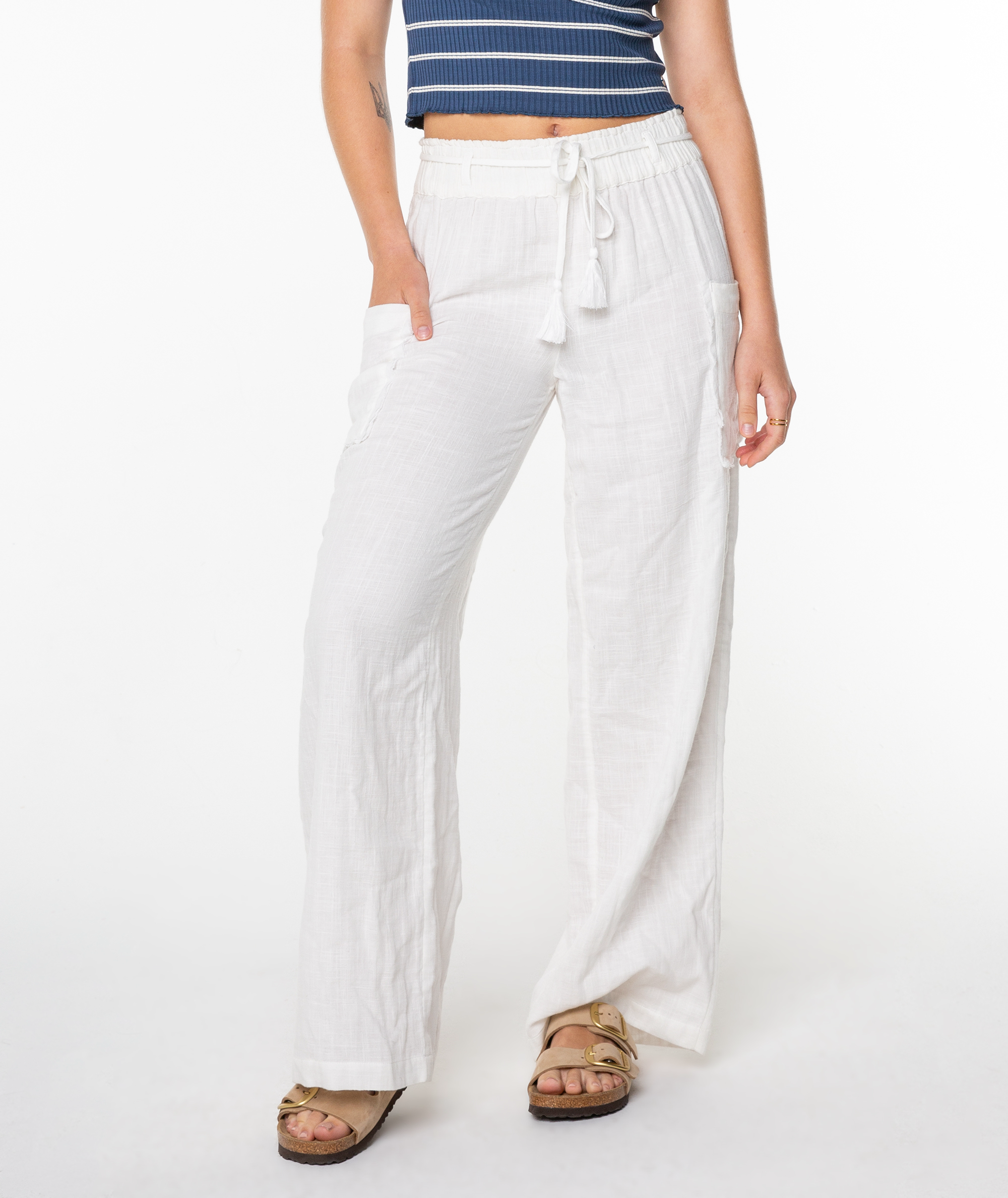 RP25790AHA00_WBK_P_1